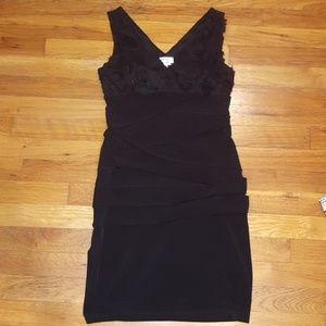 Black sleeveless dress
